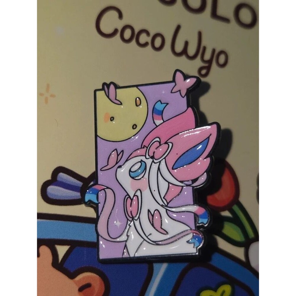 Pokemon sylveon eevee anime manga enamel pin
